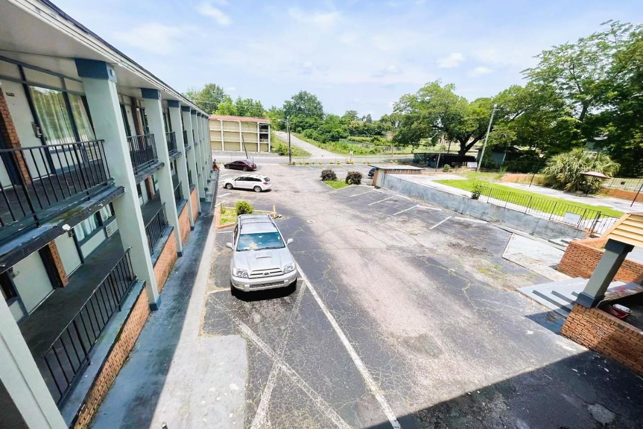 Palmetto Inn & Suites By Oyo Orangeburg Exterior foto